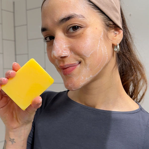 Novaire Kojic Acid & Turmeric Brightening Soap